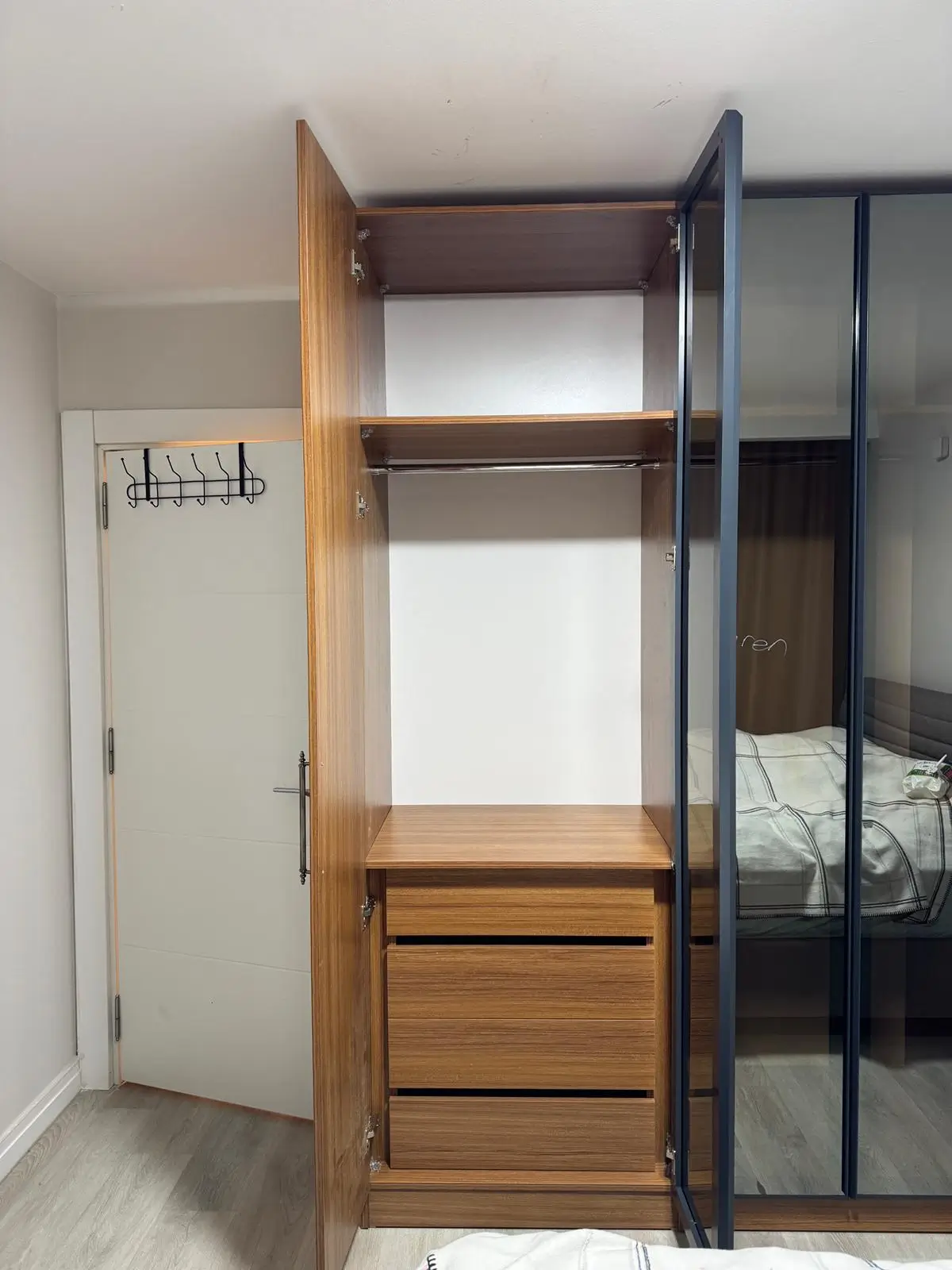 Reflekte Bronz Cam Kapaklı Gardrop Modelleri Proje 23 2 Cam Kapakli Gardrop Modelleri 23 2 Cam Dolap Cam Gardrop Camli Gardrop Cam Kapakli Dolap